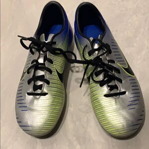 L❌1 hr sale❌Nike soccer shoes